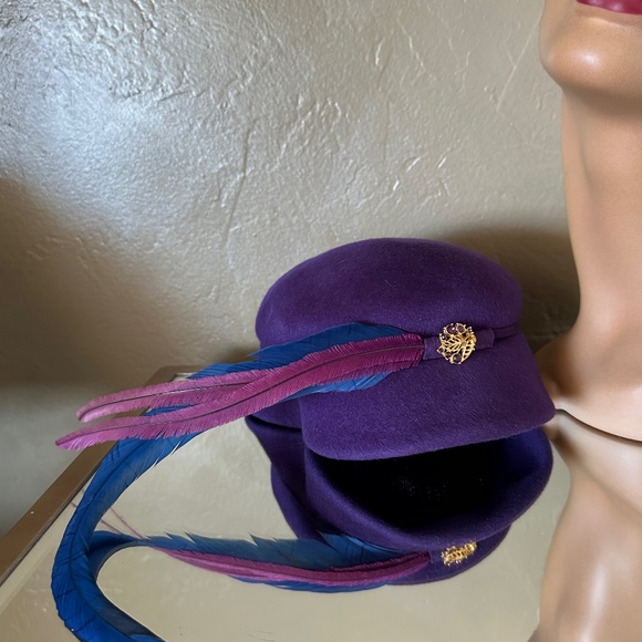 OPULENT 1950s\' PURPLE HAT WITH SCALOPPED BRIM + LONG CURLED FEATHERS